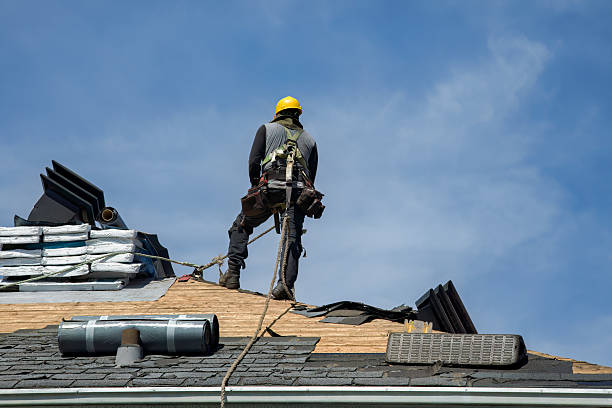 Professional Roofing technician working in Leavenworth, WA